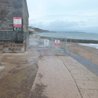 New signs along the sea wall 002